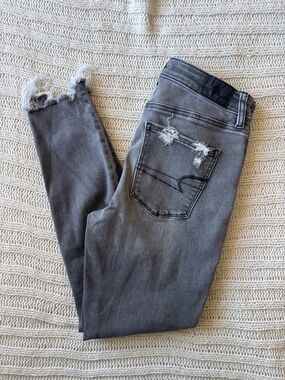 American Eagle Outfitters Grey Distressed Skinny Jeans 4 Short